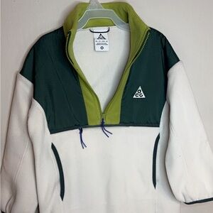 Women’s sweater athletic warm
